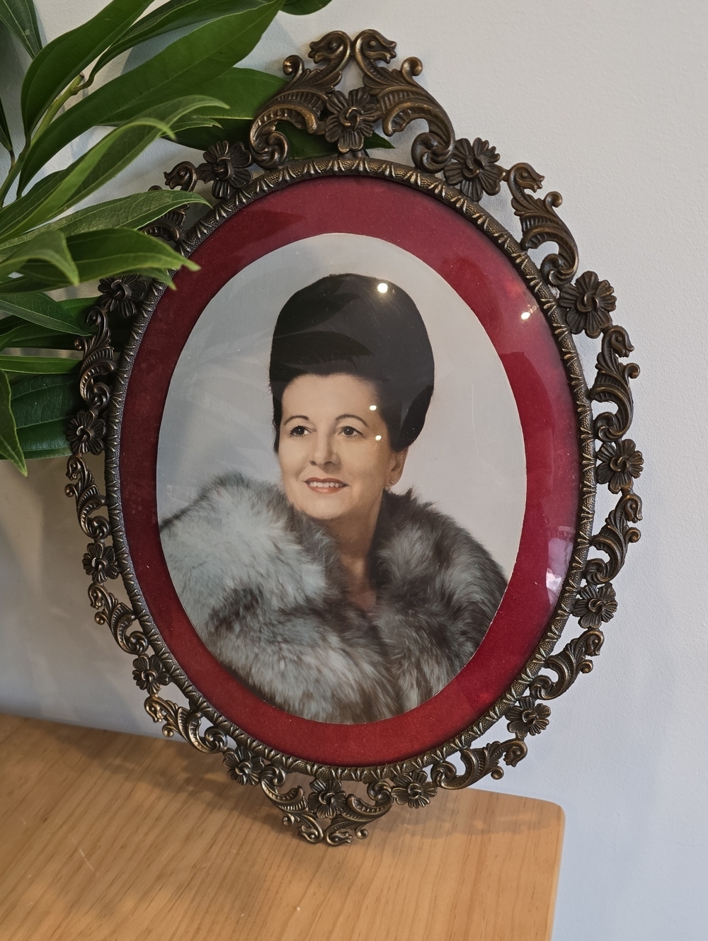 Vintage Made in Italy Ornate Oval Cast Metal Picture Frame – Victorian Style